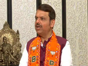 "This has been country's history, see nothing wrong in it": Devendra Fadnavis backs CM Yogi's 'Batenge toh Katenge' slogan