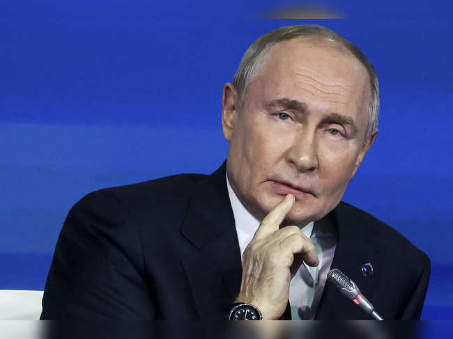 Putin will look into YouTube disruptions, Kremlin says