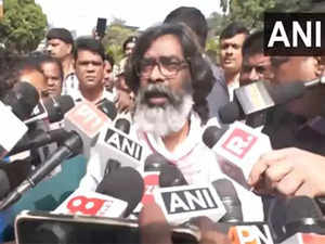 Jharkhand: CM Hemant Soren along, his wife Kalpana Soren cast their vote in Ranchi, appeals citizens to vote