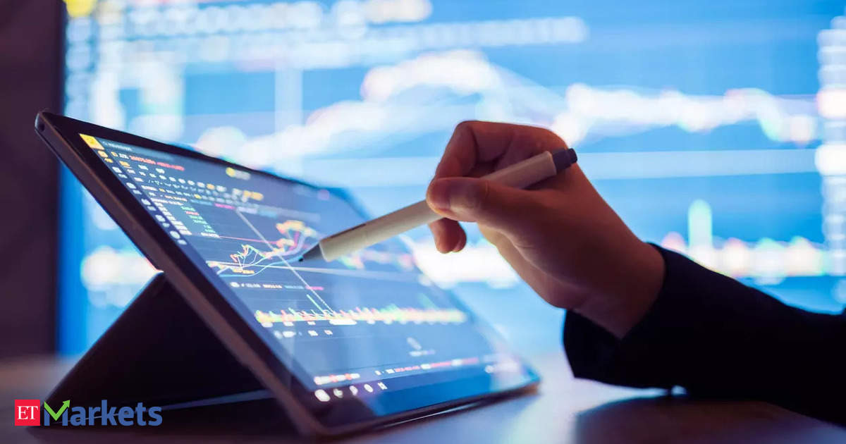 Learn with ETMarkets: How to trade in crude oil amid market volatility?