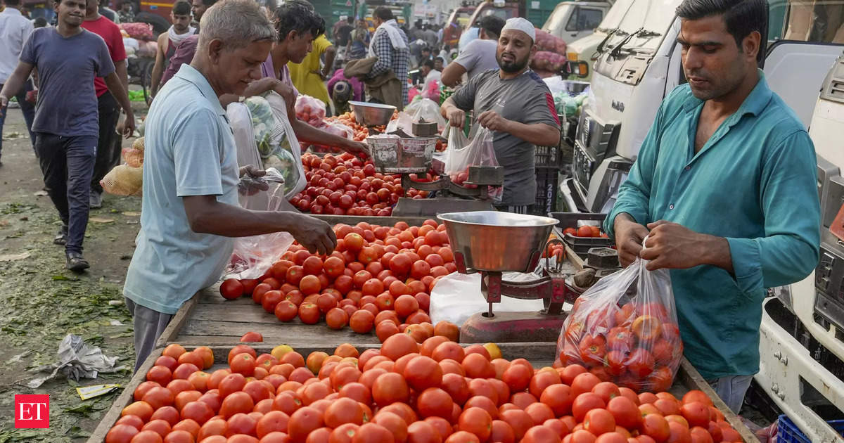 Retail tomato prices drop 22.4 pc on improved supplies: Govt