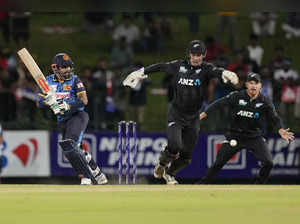 Sri Lanka beats New Zealand in 2nd ODI to win another home series