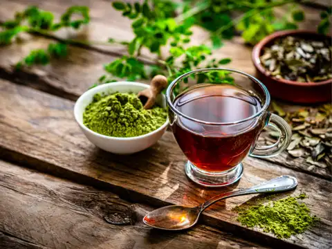 Moringa tea for detoxification