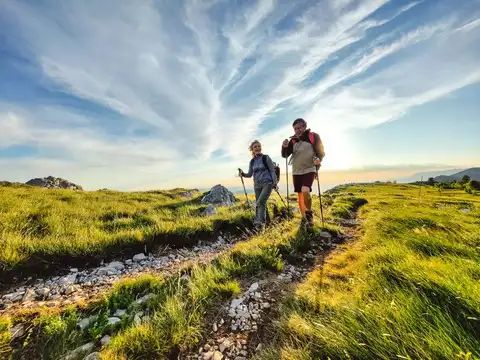 Nordic walking: A full-body approach