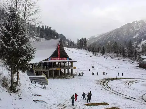 Shimla: Life unfazed