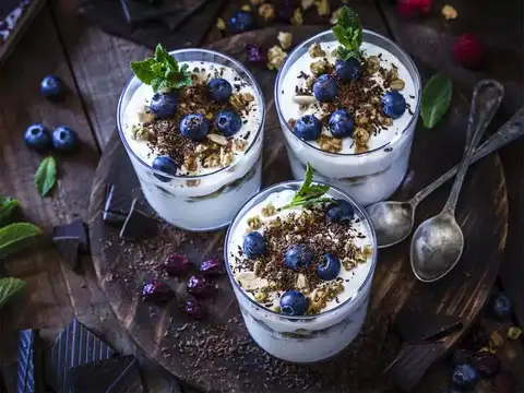 Greek yogurt with berries