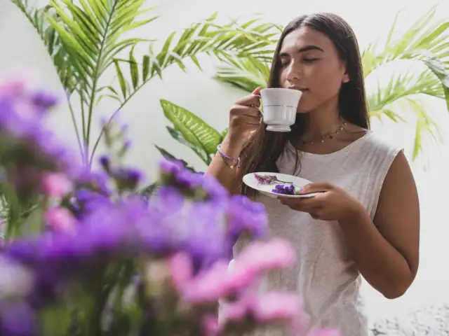 Tea or coffee: Which one should be a part of your healthy 2025 diet ...
