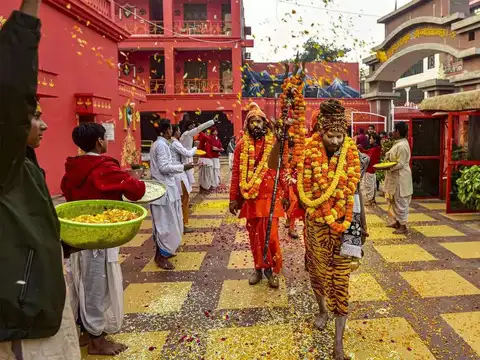 Niranjani sadhus reach Prayagraj