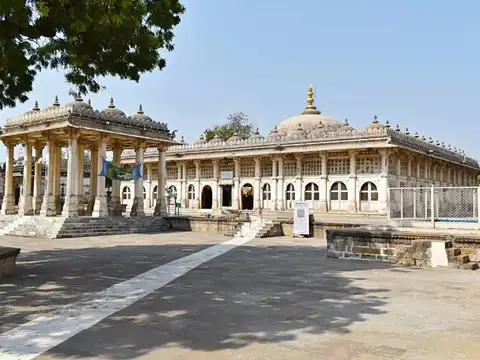 Sarkhej Roza
