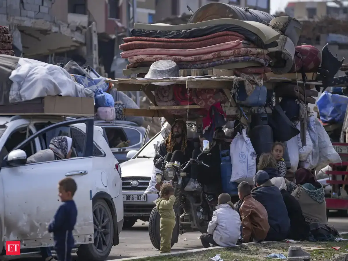 Israel Keeps Palestinians from Returning Home in Gaza