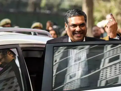 CJI Sanjiv Khanna votes