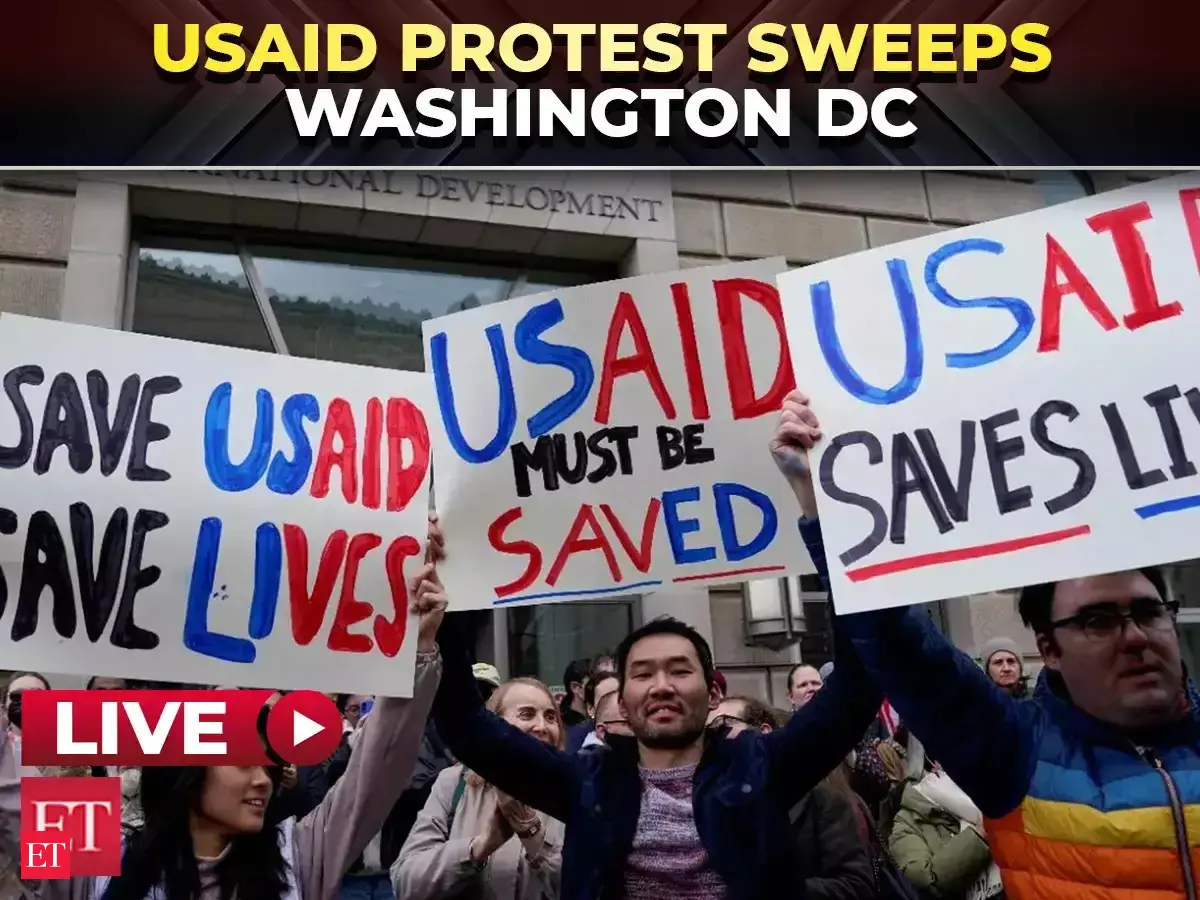 LIVE | Massive protests erupt in Washington DC over Trump's proposal of ...