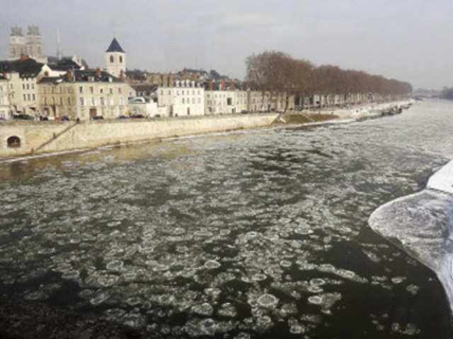 Ice floats on Loire River