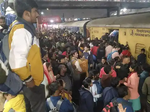 Passenger rush builds up