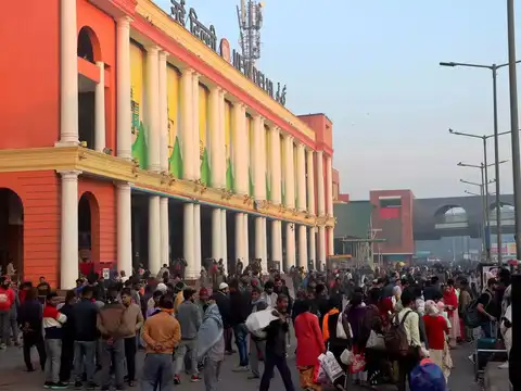 Overcrowding and delayed trains