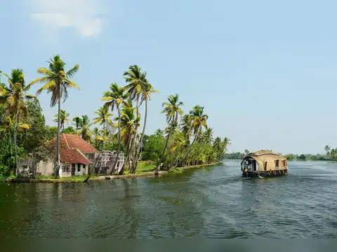 Kumarakom &ndash; Luxury and Serenity on the Vembanad Lake