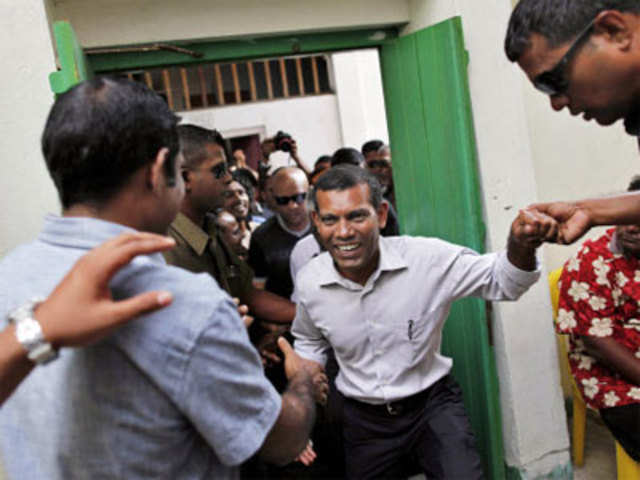 Supporters reach to help Mohamed Nasheed