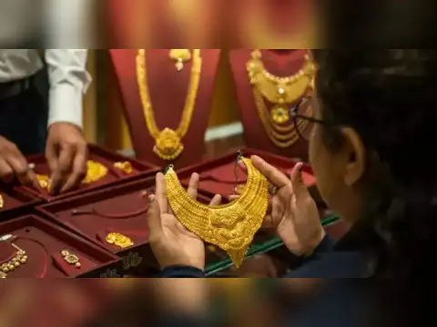 Gold Jewelry as a Dual Asset