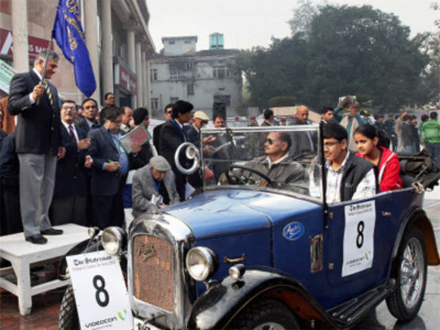 Army Chief at vintage car rally