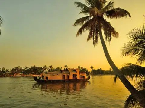Alleppey (Kerala Backwaters)