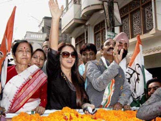 Mahima Chaudhary during a road show for Congress