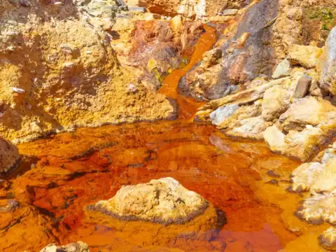 Rio Tinto, Spain: The red river