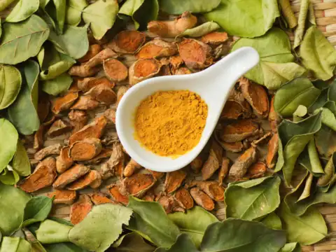Castor Oil and Turmeric Paste