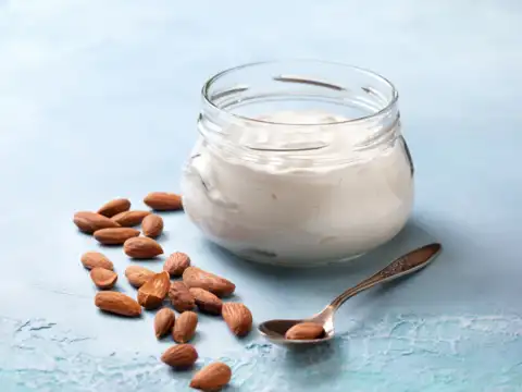 Yogurt & Almonds