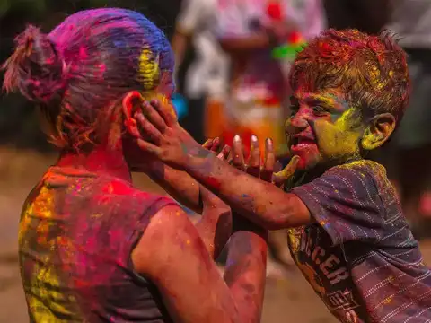 Mumbai's Holi festivities
