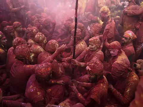 Lathmar Holi in Nandgaon