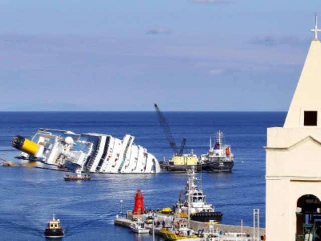 Fuel extraction from the wreck of Costa Concordia