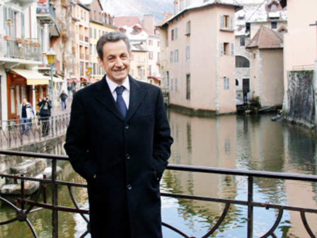 Sarkozy campaigns for his re-election