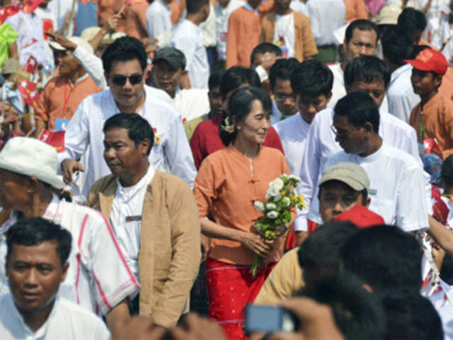 Aung San Suu Kyi during campaign trip