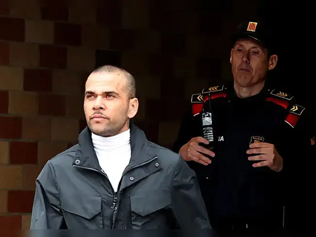 dani alves: Dani Alves acquitted of rape charges by Spanish court ...