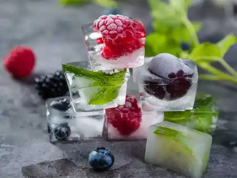 Floral ice cubes