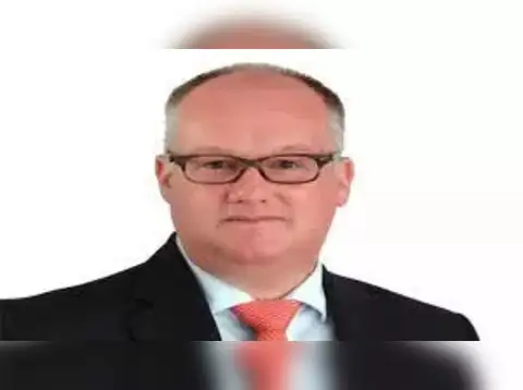 Markets, Momentum and Macro Trends: Insights from Herald Van Der Linde