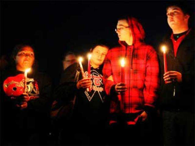 Candlelight vigil remembering the victims in Ohio