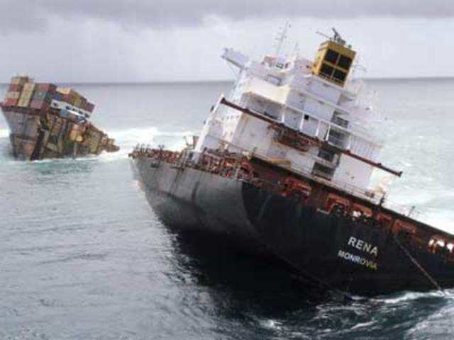 The cargo ship Rena is split in two near Tauranga