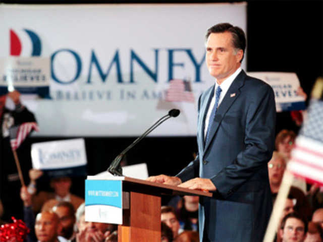 Mitt Romney speaks to supporters at Michigan