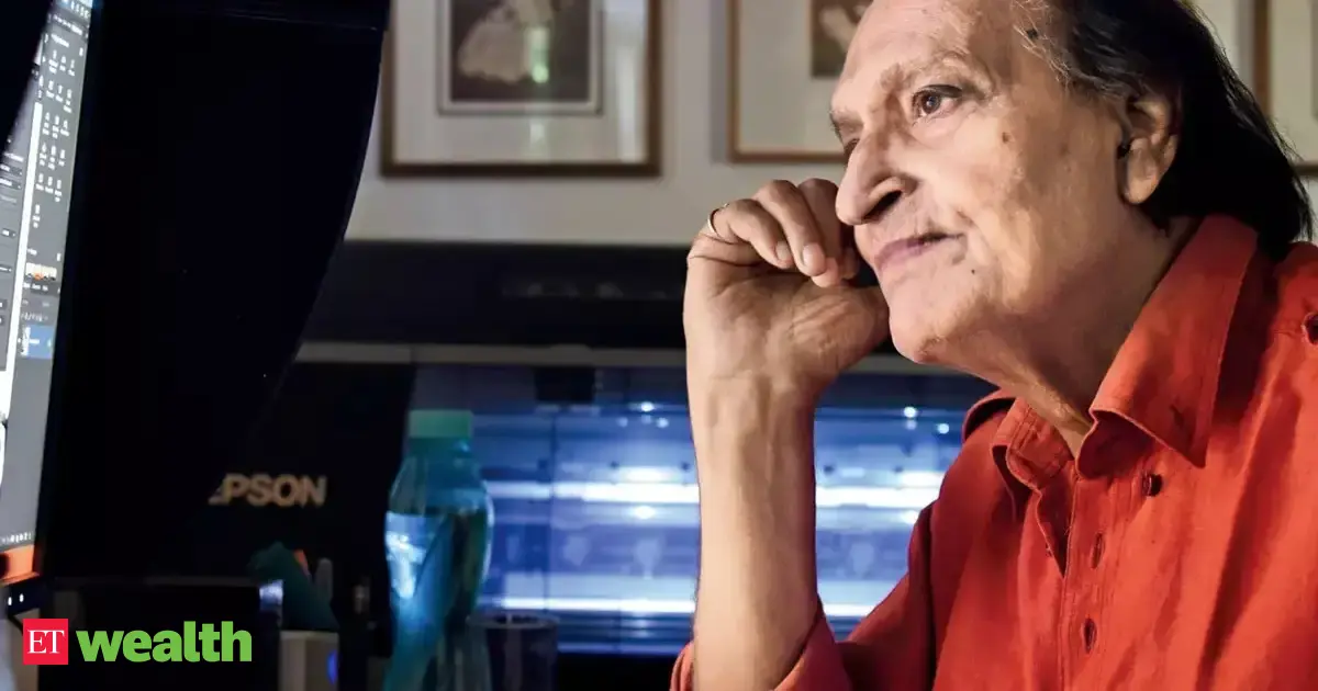 How to pass on your social media a/cs, digital pics