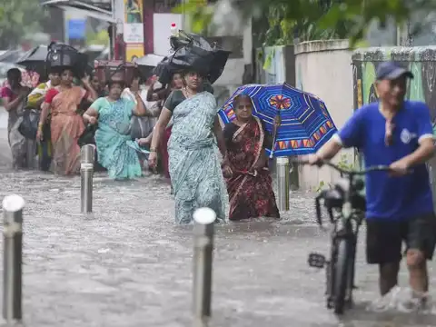 More storms ahead - Mumbai drenched as early Monsoon unleashes chaos across Maharashtra | The Economic Times