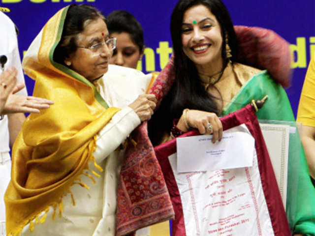 Pratibha Patil presents 'Stree Shakti Puraskar 2012'