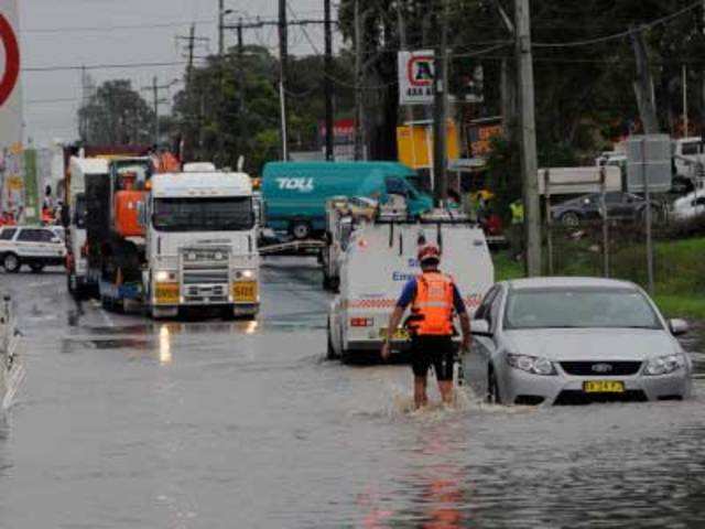 Rains cause flash flooding across Sydney