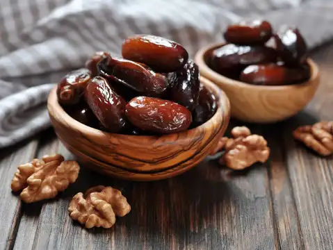 Dates with Walnuts