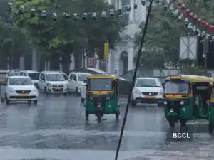 New Delhi Weather Forecast: Thunderstorms and rain expected with rising temperatures