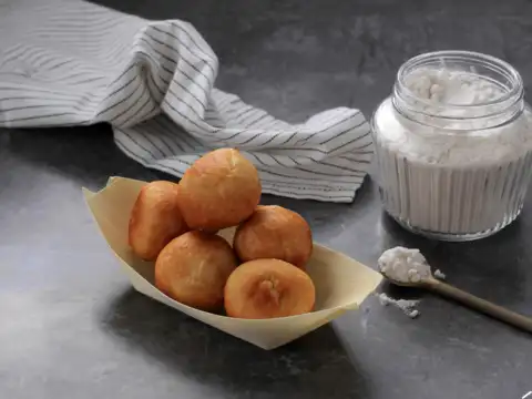 Greece &mdash; Loukoumades
