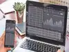 Can Nifty overcome the 25,200 resistance amidst bull-bear tussle?