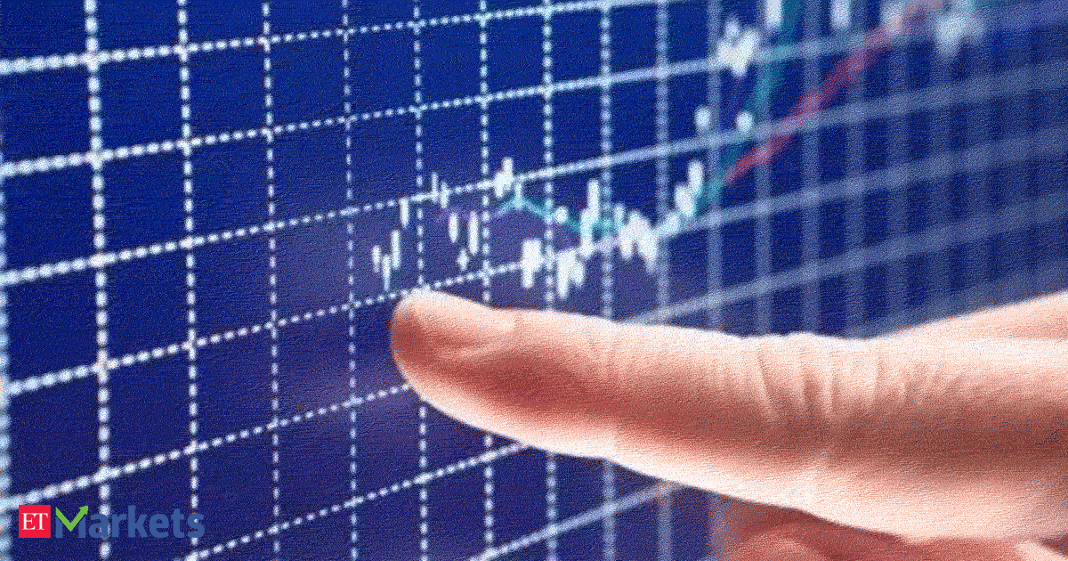 India Inc's interest coverage ratio rises to a 3-year high on margin improvement , lower interest expenses