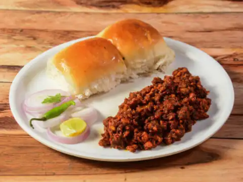 Spicy Keema Pav