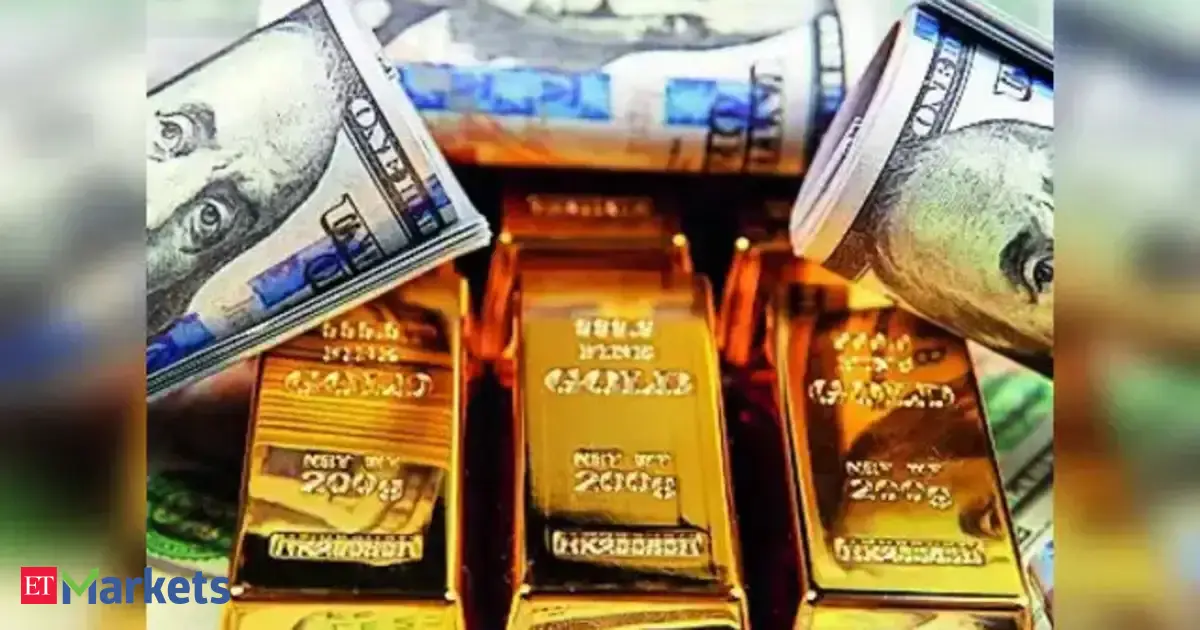 Gold rises on weaker dollar as markets await Fed rate-cut clues